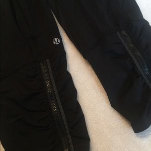 Athleta zip leg Capri pants